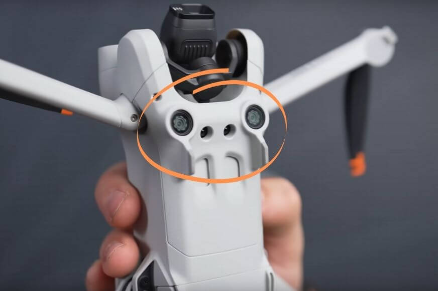 Das Vision Positioning System (VPS) auf der Unterseite der DJI Mini 3 Pro Drohne
